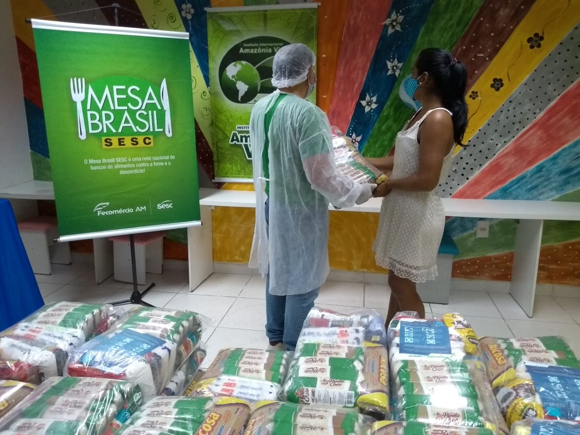 Mesa Brasil Sesc distribui três mil cestas básicas em Manaus Fundação